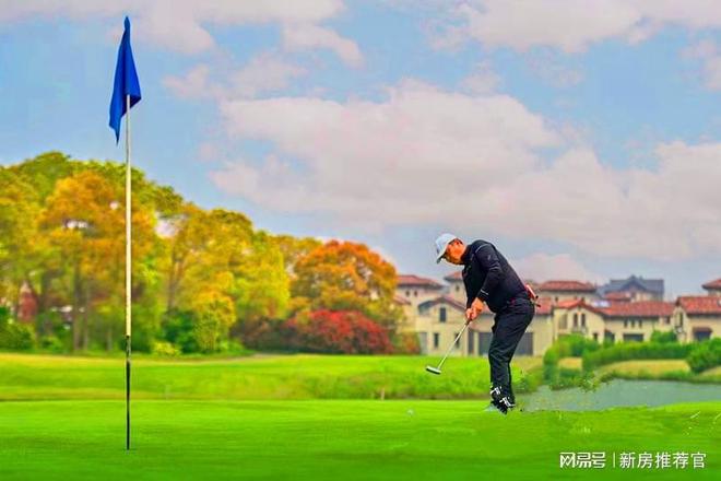合院别墅-揽海果岭小院售楼处电话【电子pg上海总价280万高尔夫球场(图2)